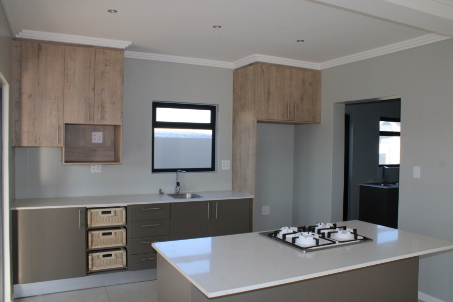 4 Bedroom Property for Sale in Kidds Beach Eastern Cape